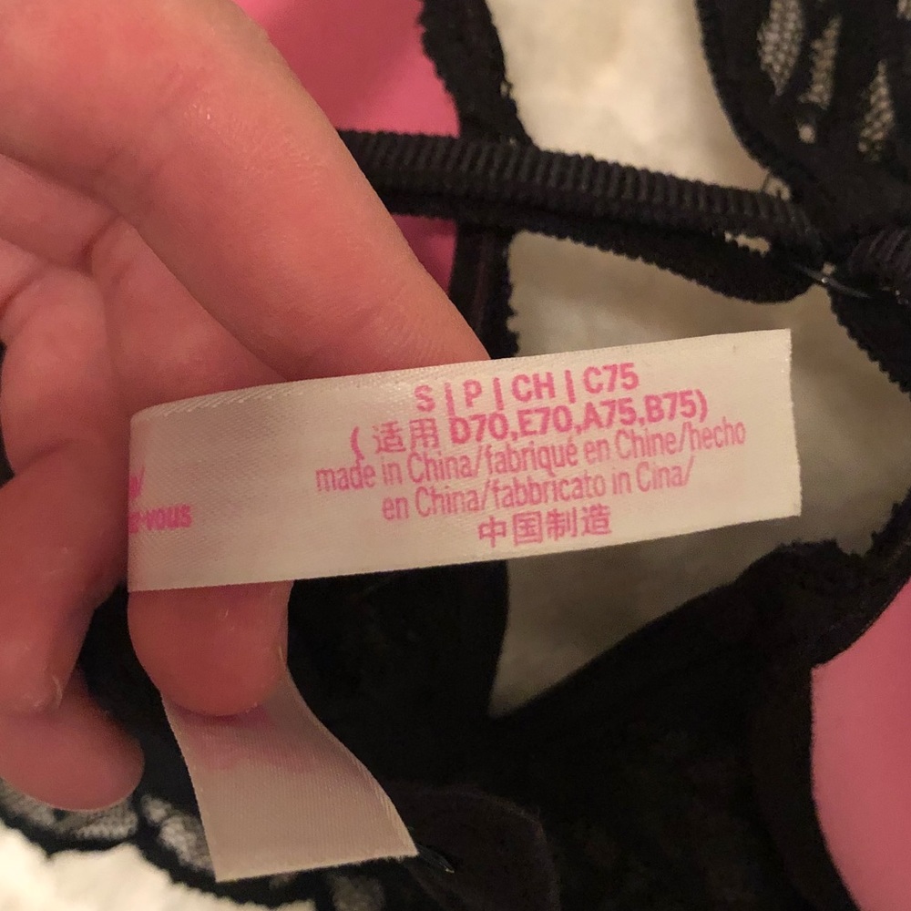 Victoria’s Secret never worn black lace bra
